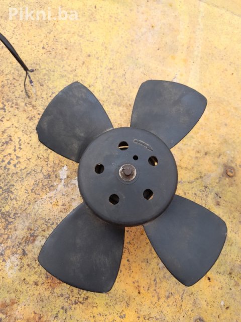 BRZA PRODAJA! | Motor Ventilator 12V - FI 30 cm - Ispravan!