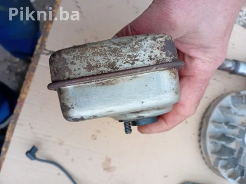 Auspuh kosacice Briggs stratton Tecumsen dijelovi kosilice 8