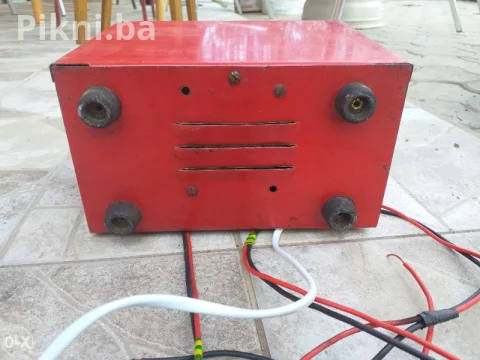 Punjac za akulumator 6v i 12v punjaci ispravljaci 6