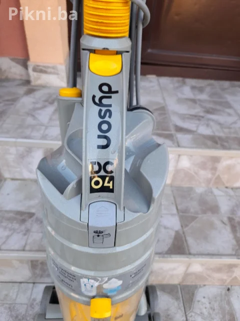 Stapni usisivac DYSON DC04 kicni usisivaci citaj pod detaljno 15