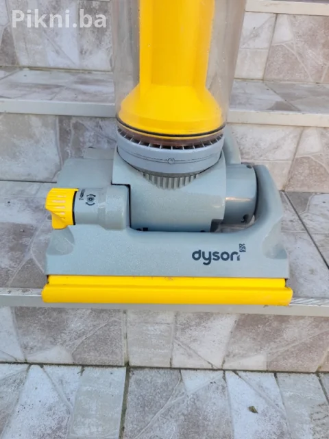 Stapni usisivac DYSON DC04 kicni usisivaci citaj pod detaljno 14