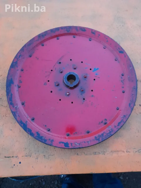 Remenica elektro 50,5cmx3cm motor elektromotori kombajn dijelovi