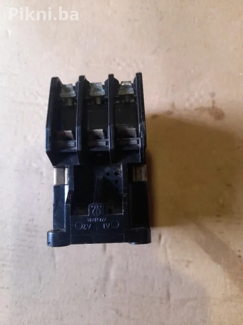 Kontaktor 20A 220v spula sklopke prekidaci 3