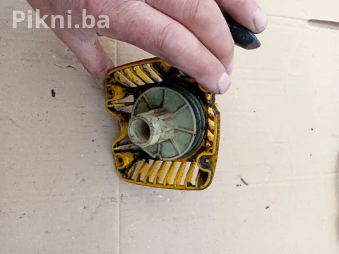 POKLOPAC STARTERA (Potezna špula) za MAC 3200 / 32cc U SUPER IS