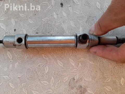Pneumatski cilindar klip dvosmerni