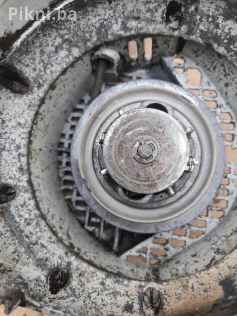 STIHL Starter (Kućište za Paljenje) sa Rezervoarom - Oštećen 4