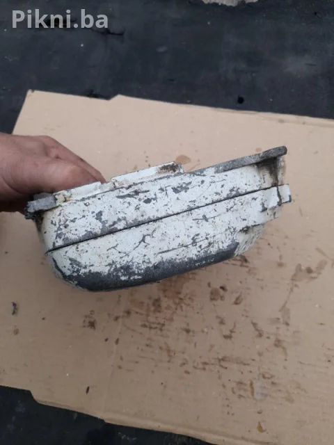 STIHL Starter (Kućište za Paljenje) sa Rezervoarom - Oštećen 3