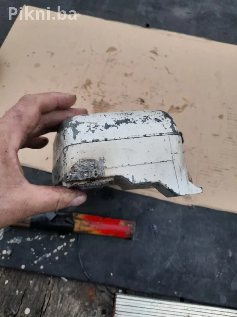 STIHL Starter (Kućište za Paljenje) sa Rezervoarom - Oštećen