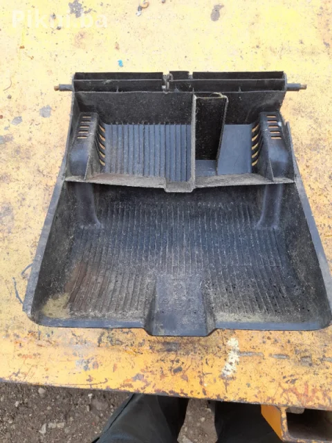 Poklopac korpa briggs strattion kosacice kosilice 7