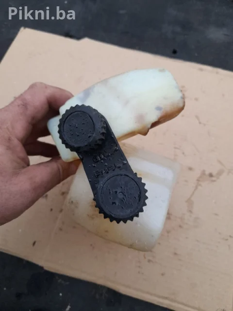 Rezervoar goriva i ulja za motornu pila motorka (Dvotaktna) 6