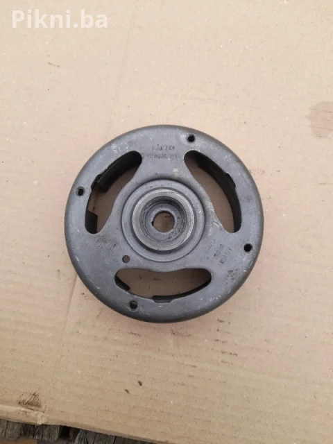 Originalni Zamašnjak / Magnet za paljenje - ISKRA Licenca BOSCH (