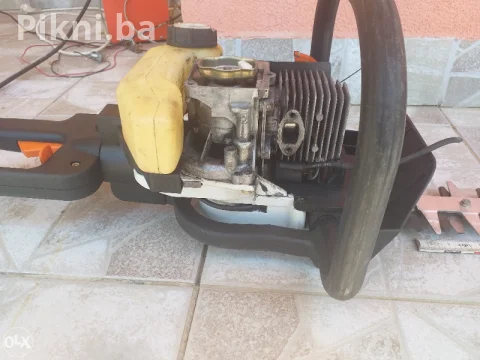 Profesionalni trimer STIHL HS80 za živu ogradu 14
