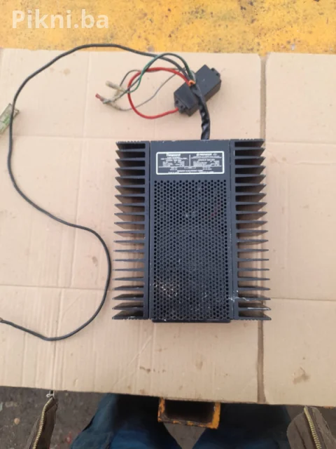 Auto pojačalo PIONEER GM 120 muzika radio ozvucenje
