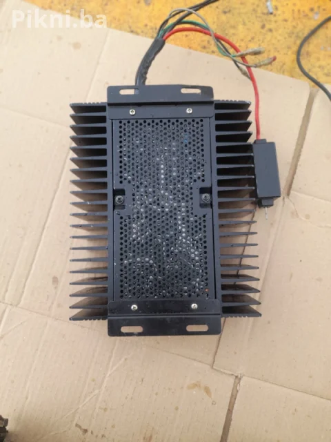 Auto pojačalo PIONEER GM 120 muzika radio ozvucenje