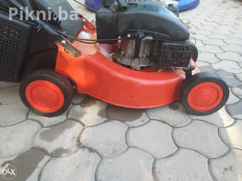 Kosačica AL-KO 46br na benzin sa vucom korpom 4 konja 11