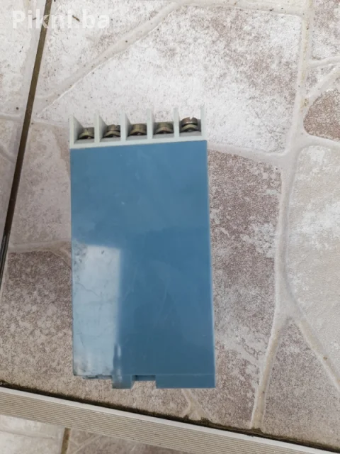VREMENSKI RELE ISKRA TRC 8011-T4 releji 4