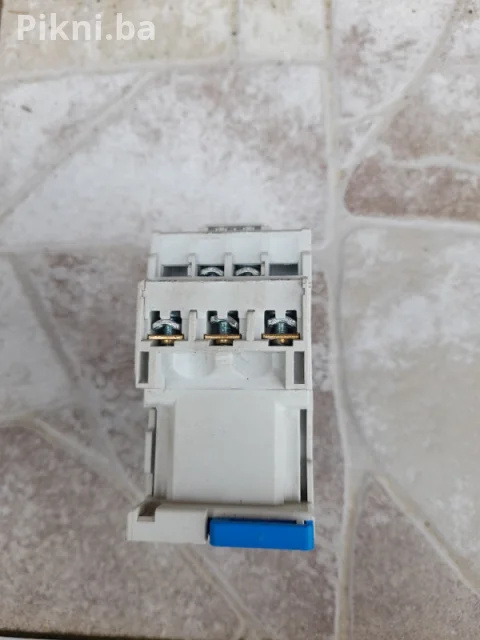 SCHRACK Trofazni Kontaktor 12A / 5.5kW, 230V Zavojnica - SNIŽENO! 6