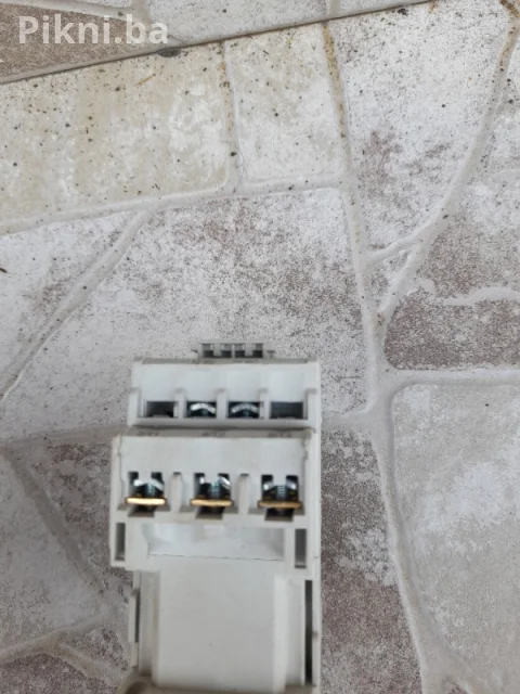SCHRACK Trofazni Kontaktor 12A / 5.5kW, 230V Zavojnica - SNIŽENO! 3