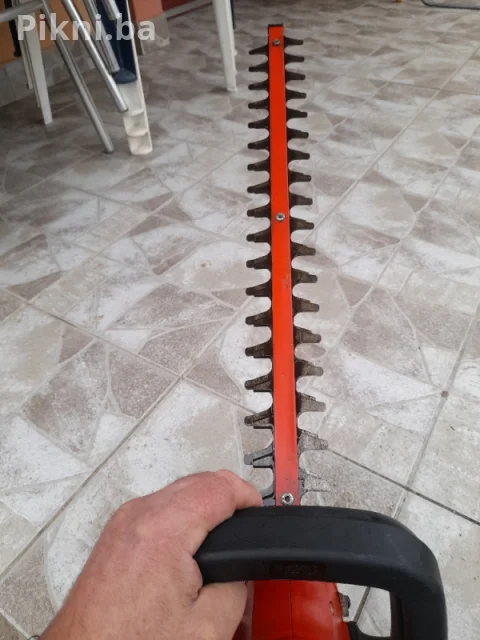 Black & Decker Električni Trimer za Živicu GT6060 (600W) - Ogradu 5