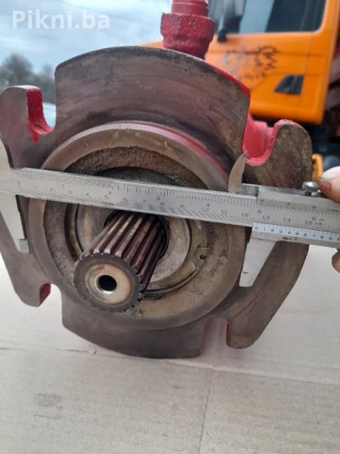 Hidro motor hidromotori hidraulicna pumpa bager radna masina 6
