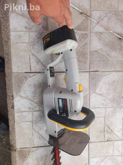 Trimer Ryobi CHT-1445 za ogradu na baterije 14,4v 3