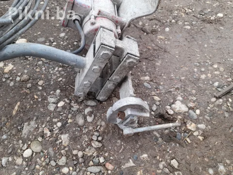 Polovna HILTI Ploca Ja nisam koristio Ovakva je stigla sa njemackog mobilnog telefona i vibera 066/230-139 CJENA BRZE DOSTAVE 8-10KM Pogledajte i ostale artikle na mom profilu hvala 9