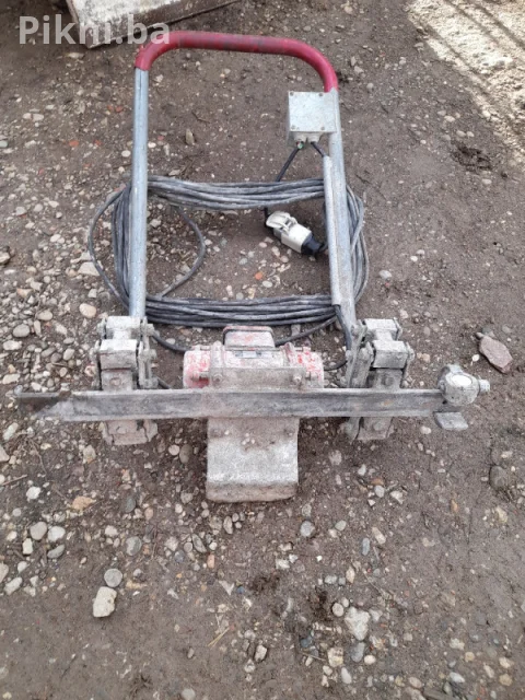 Polovna HILTI Ploca Ja nisam koristio Ovakva je stigla sa njemackog mobilnog telefona i vibera 066/230-139 CJENA BRZE DOSTAVE 8-10KM Pogledajte i ostale artikle na mom profilu hvala 3