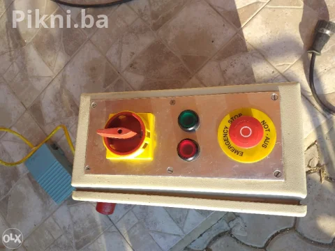 Elektro ormanic sa sklopkama i papucom kotaktor prekidac sklopka 3