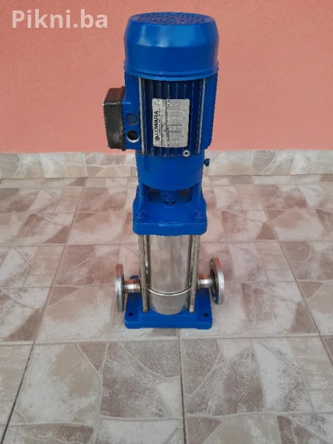 LOWARA Vertikalna Višestepena Pumpa SV206F07T - Idealna za Hidrof 11