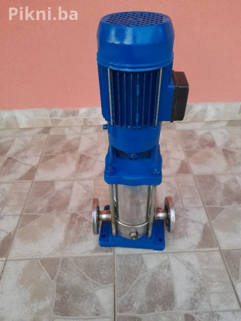 LOWARA Vertikalna Višestepena Pumpa SV206F07T - Idealna za Hidrof 6