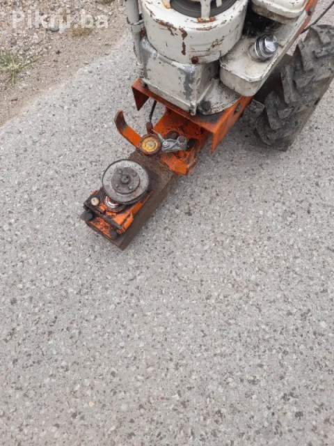 Motokultivator Brumi 4HP Motor u radnom stanju, 300 KM 9