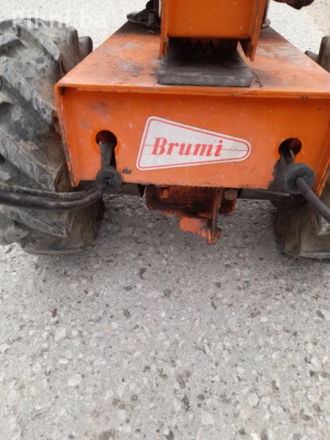 Motokultivator Brumi 4HP Motor u radnom stanju, 300 KM 3