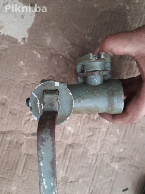 Pneumatski ventil prva petroletka traktor kamion prikolicu imt 7
