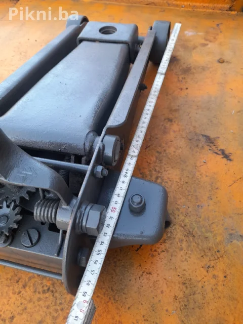 Prekidac sa elektronikom od profesionalne sporeta ima na sebi 2 lampice U super ispravnom stanju Mobilni telefon I viber 066230-139 CJENA BRZE DOSTAVE 8KM 10