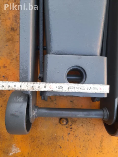 Prekidac sa elektronikom od profesionalne sporeta ima na sebi 2 lampice U super ispravnom stanju Mobilni telefon I viber 066230-139 CJENA BRZE DOSTAVE 8KM 5