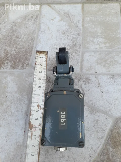 INDUSTRIJSKI KRAJNJI PREKIDAČI SIEMENS 3SE2 (Aluminijum) - 6 KOMA 7