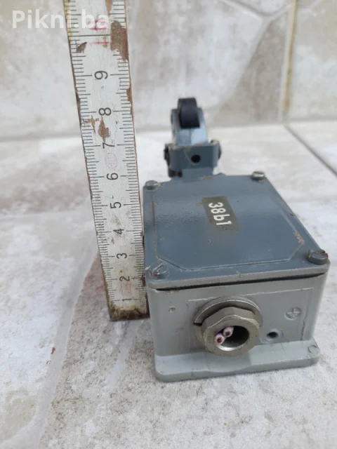 INDUSTRIJSKI KRAJNJI PREKIDAČI SIEMENS 3SE2 (Aluminijum) - 6 KOMA 5