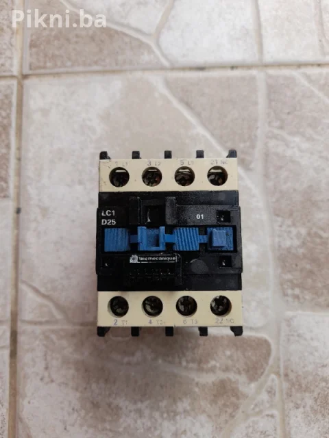 Kontaktor Telemecaniquje 40A 220v sklopka prekidac