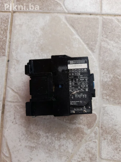 Kontaktor Telemecaniquje 40A 220v sklopka prekidac 8