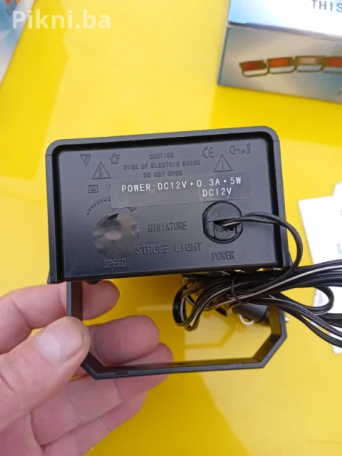 RASPRODAJA! Mini Stroboskop/Rotacija Lampe - NEON ZELENA 12v 6