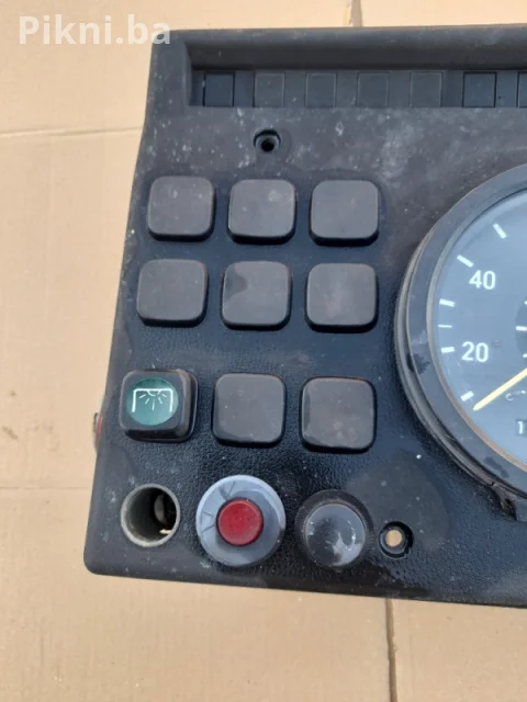 Instrument tabla Mercedes L 608 (200 KM) 9