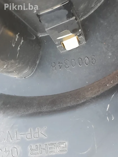 Prodajem ventilator kabine / puhalo za VW, Audi, Škodu (BOSCH 0 1 6