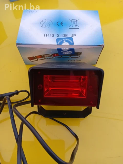 VIP Rasveta za Vaš Prostor: Mini Crveni Stroboskop (Strobe Light) 14