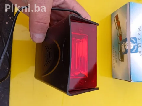 VIP Rasveta za Vaš Prostor: Mini Crveni Stroboskop (Strobe Light) 8
