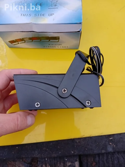 HIT PONUDA! Mini Stroboskop/Rotacija Lampe NARANDŽASTA/ŽUTA 12v 6