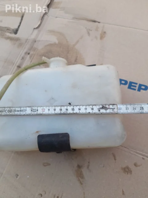 Posuda i pumpica za pranje stakla Mercedes L 608 12V (80 KM) 10