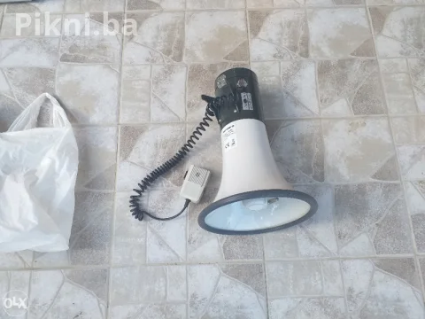 Megafon 45w SPEAKA 8x1,5v nove baterije 11
