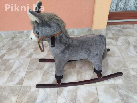 Plišani konjić za ljuljanje sa zvukom (Njače kao pravi!) 6
