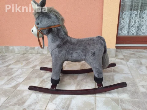 Plišani konjić za ljuljanje sa zvukom (Njače kao pravi!) 4