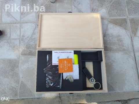 BMW ORIGINAL Promotivni Set! NOVO! EKSKLUZIVNA Drvena Poklon Kuti 6